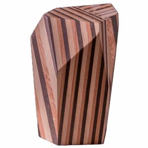Urna cineraria a forma di vaso irregolare e smussato con righe color legno chiare e scure, per la conservazione delle ceneri - Onoranze Funebri Musocco
