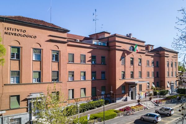 Ingresso dell'Istituto Neurologico Carlo Besta di Milano