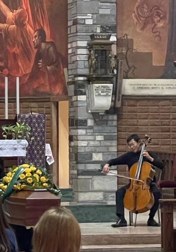 Organizzazione di funerali con musica e accompagnamento musicale personalizzato a Milano - Onoranze Funebri Musocco