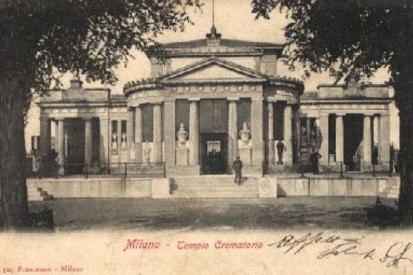 Ingresso del primo forno crematorio in Italia presso il cimitero monumentale Milano